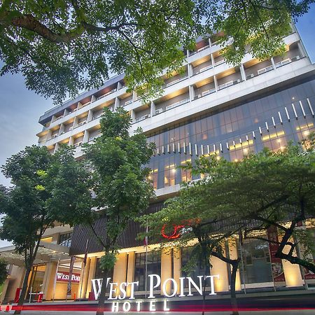 West Point Hotel Bandung Exterior foto